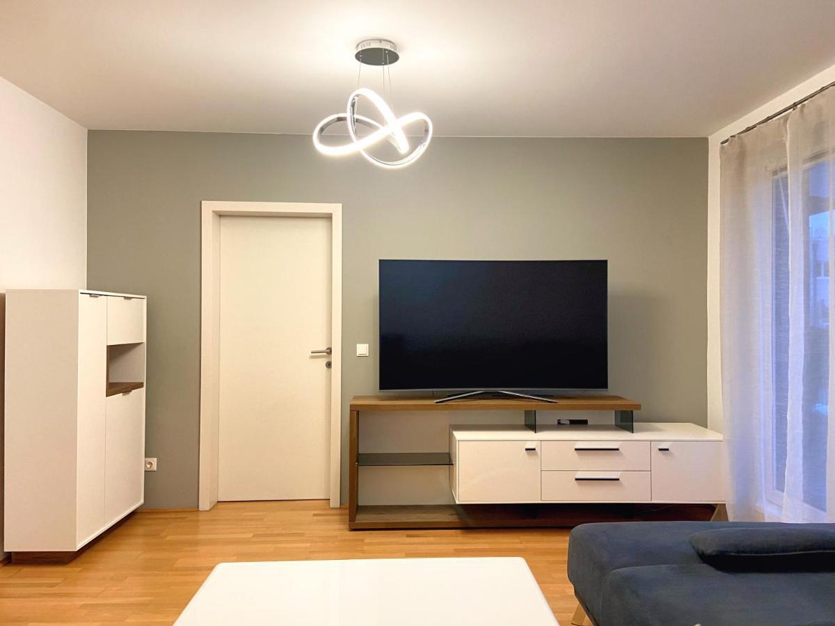 Near Lake Spacious&Furnished Beautiful Apartment Viena Exterior foto